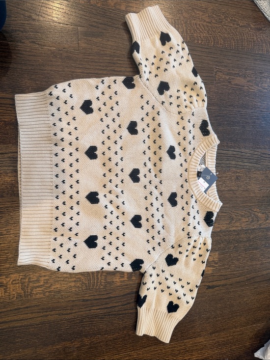 Universal Thread Sweaters - Universal Thread Beige Knit Crewneck Sweater with Black Heart Motif